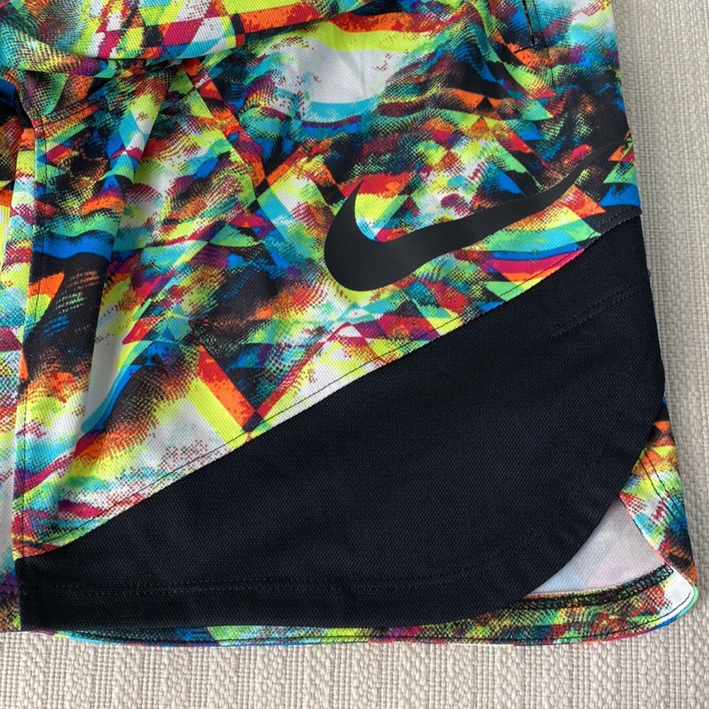 NIKE Multicolored Youth Size L Basketball shorts NWOT - Picture 8 of 9